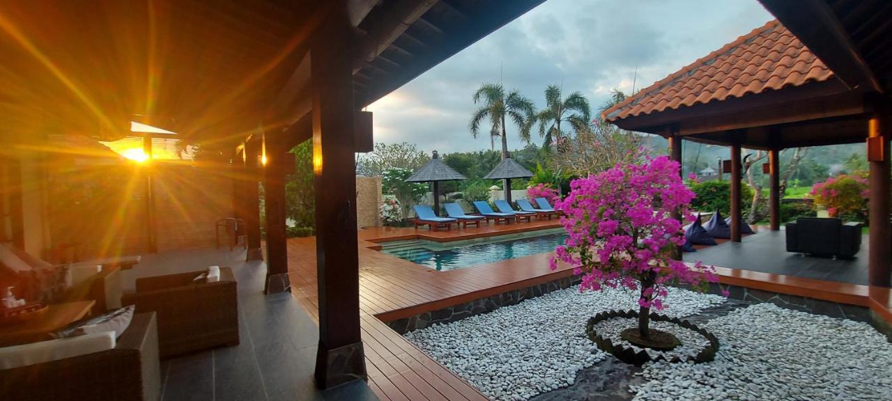Bale Solah Lombok Holiday Resort Senggigi Exteriör bild